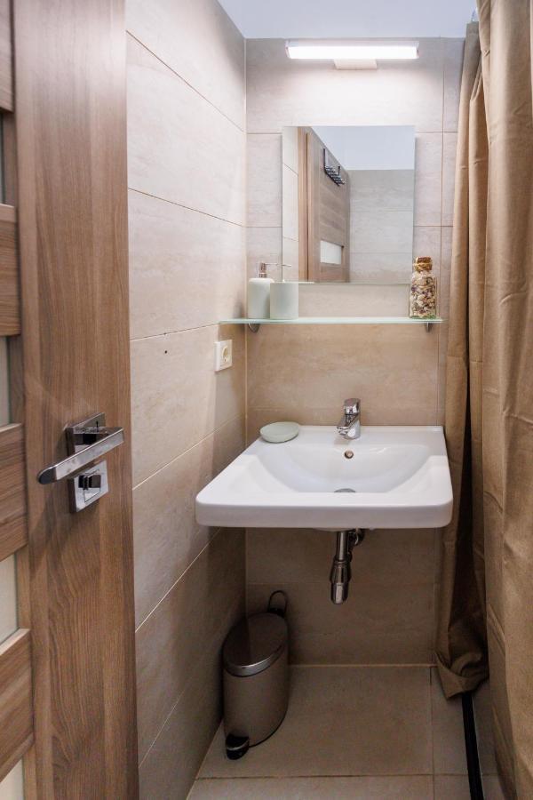 Cozy Market-Square Retreat Located In The Heart Of The 10Th District 비엔나 외부 사진